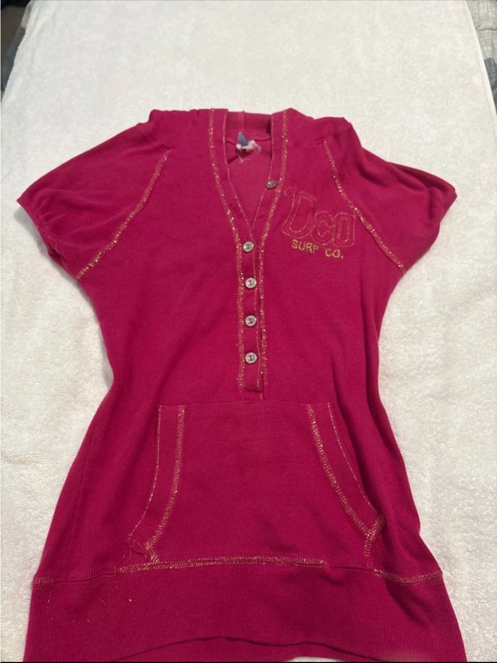 DC Girls Fuchsia Short-Sleeve Hooded Henley with Gold Stitching - Picture 2 of 5